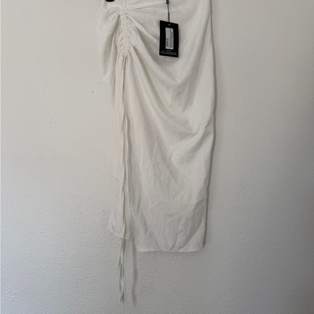 NWT PrettyLittleThing White Woven Detail Ruched Midi Skirt PLT - Picture 5 of 7